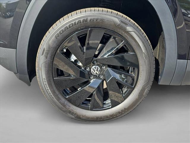 new 2026 Volkswagen Atlas car, priced at $44,003