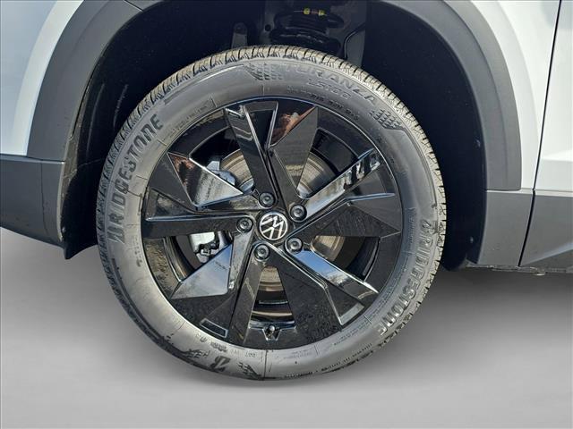 new 2026 Volkswagen Taos car, priced at $32,549