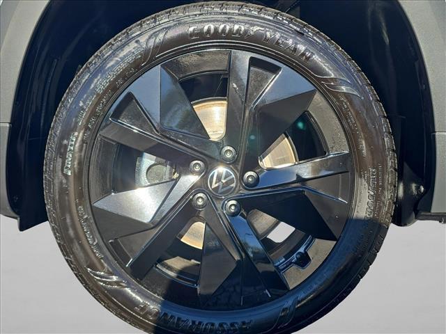 new 2025 Volkswagen Taos car, priced at $27,657