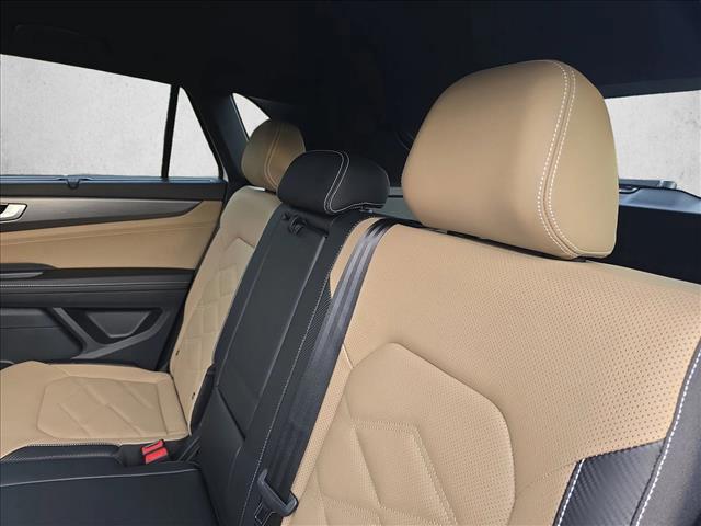 new 2026 Volkswagen Atlas Cross Sport car, priced at $43,346