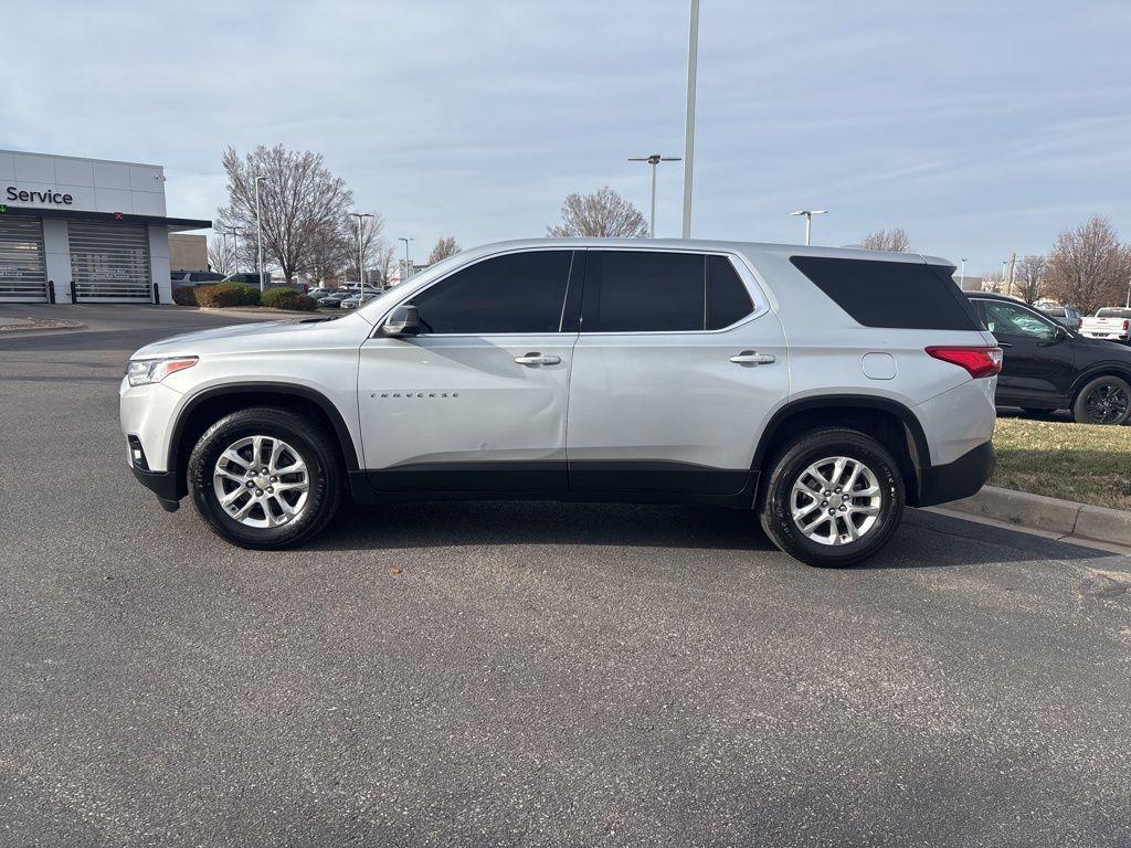used 2021 Chevrolet Traverse car, priced at $19,877