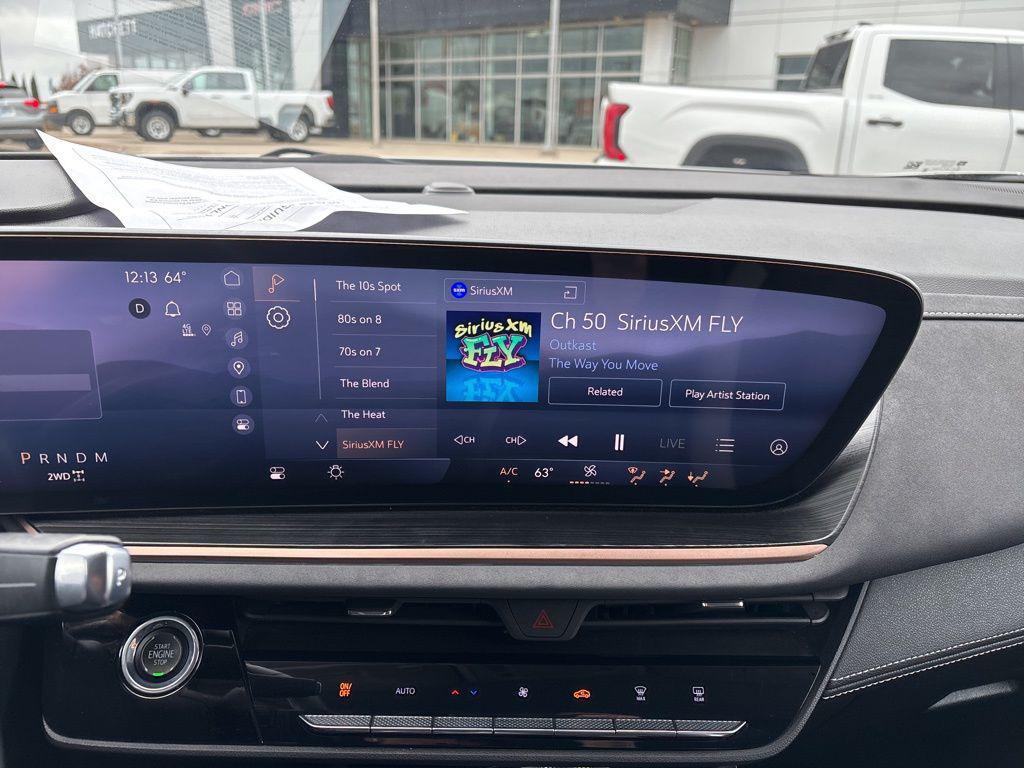 used 2025 Buick Envision car, priced at $33,998