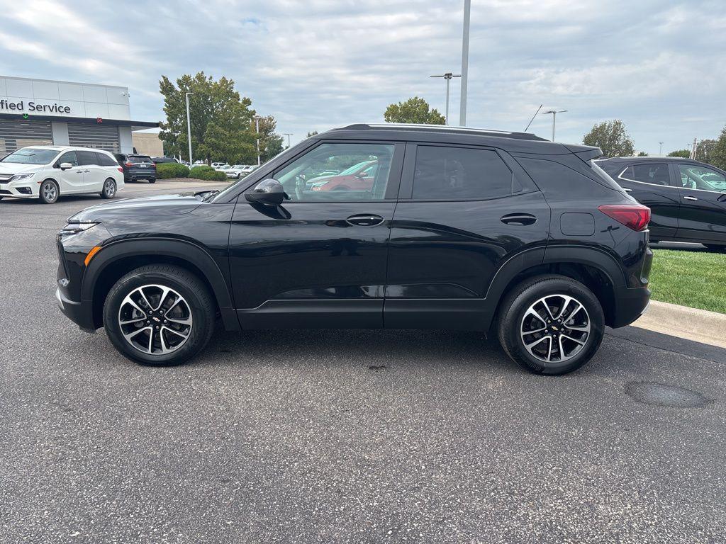 used 2025 Chevrolet TrailBlazer car, priced at $23,978