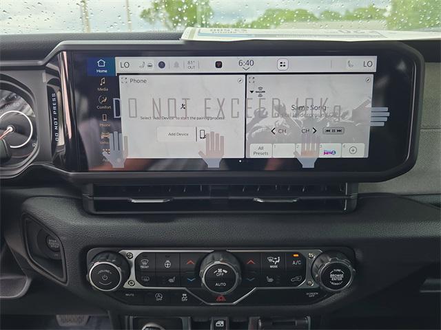 new 2025 Jeep Wrangler car, priced at $39,695