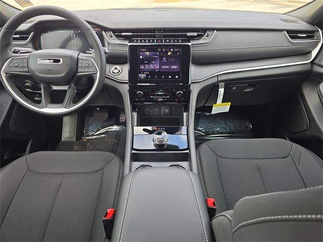 new 2025 Jeep Grand Cherokee car, priced at $33,092