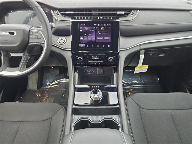 new 2025 Jeep Grand Cherokee car, priced at $33,092