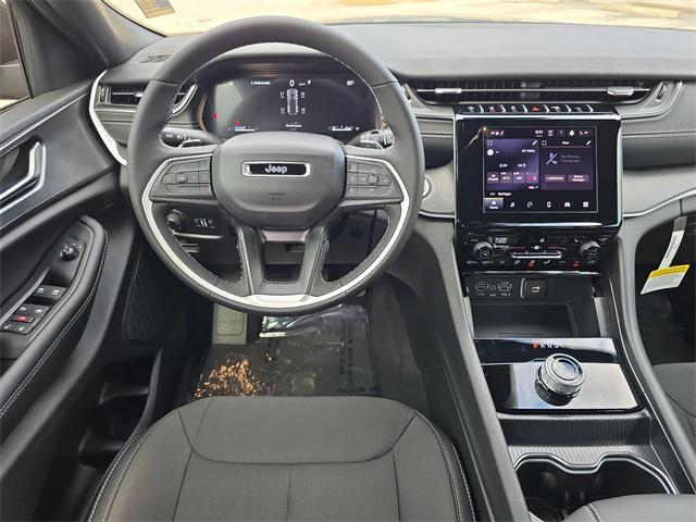 new 2025 Jeep Grand Cherokee car, priced at $33,092