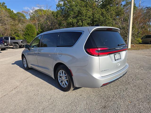used 2024 Chrysler Pacifica car, priced at $27,431
