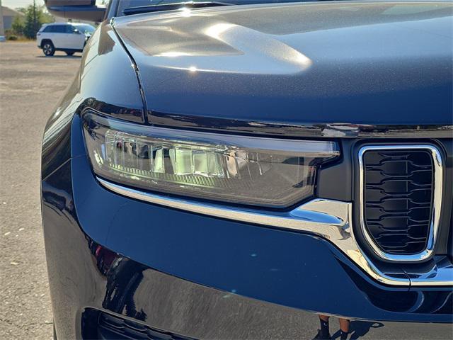 new 2025 Jeep Grand Cherokee car, priced at $33,092