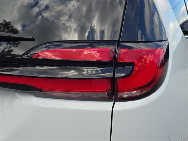 used 2024 Chrysler Pacifica car, priced at $30,331