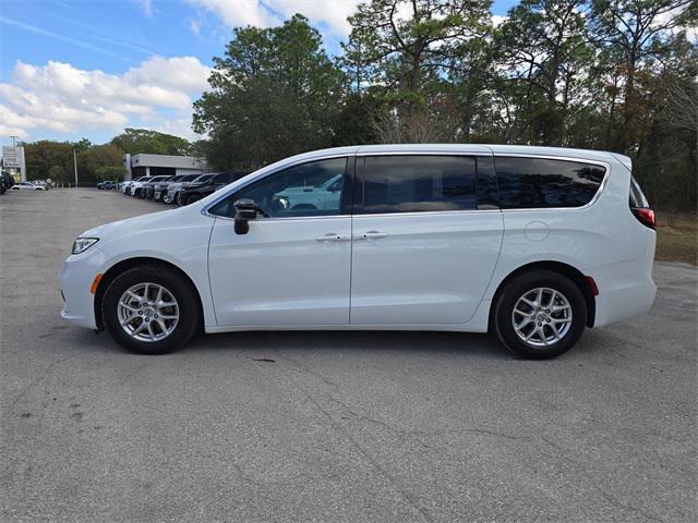 used 2024 Chrysler Pacifica car, priced at $30,331