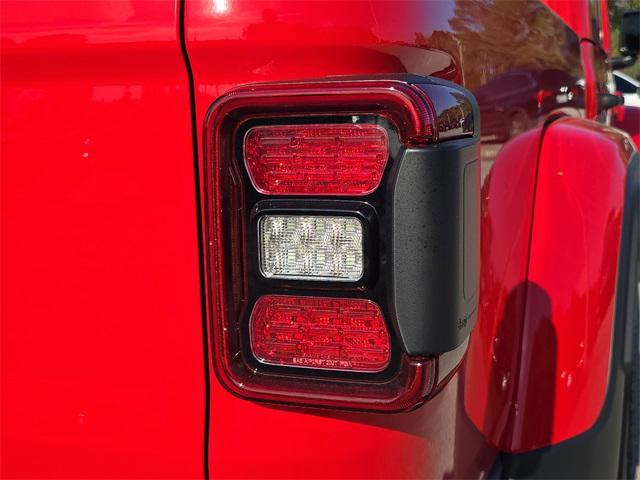 new 2025 Jeep Gladiator car, priced at $46,502