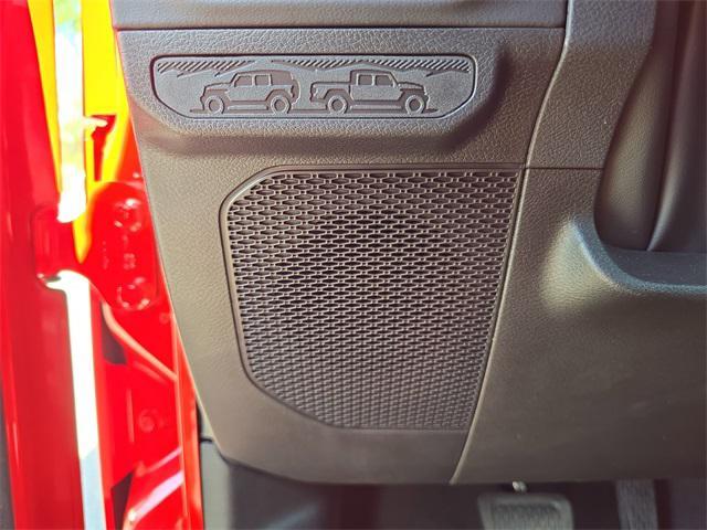 new 2025 Jeep Gladiator car, priced at $46,502