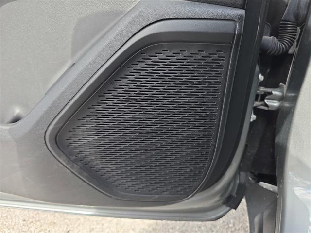 used 2024 Chevrolet Traverse car, priced at $32,491