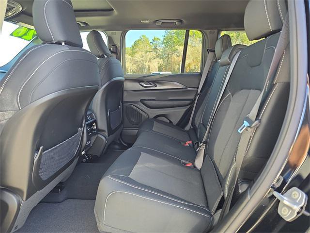 new 2026 Jeep Grand Cherokee car, priced at $41,696