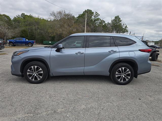 used 2021 Toyota Highlander car, priced at $28,081
