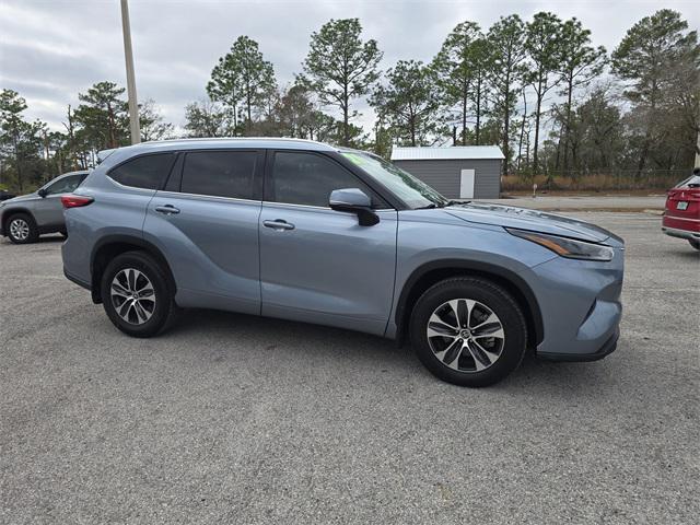 used 2021 Toyota Highlander car, priced at $28,081