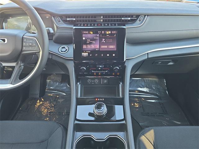 new 2025 Jeep Grand Cherokee car, priced at $34,056