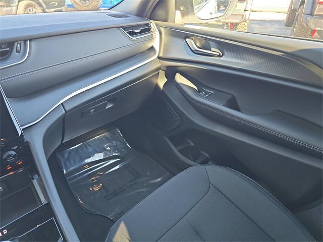 new 2025 Jeep Grand Cherokee car, priced at $34,056