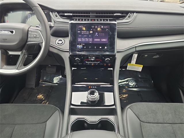 new 2025 Jeep Grand Cherokee car, priced at $38,374