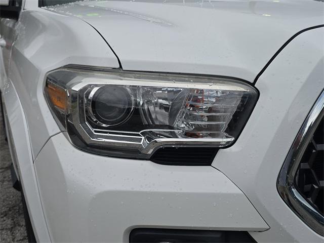 2018 Super White Toyota Tacoma