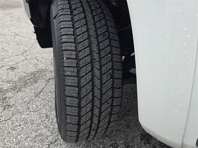 2018 Super White Toyota Tacoma