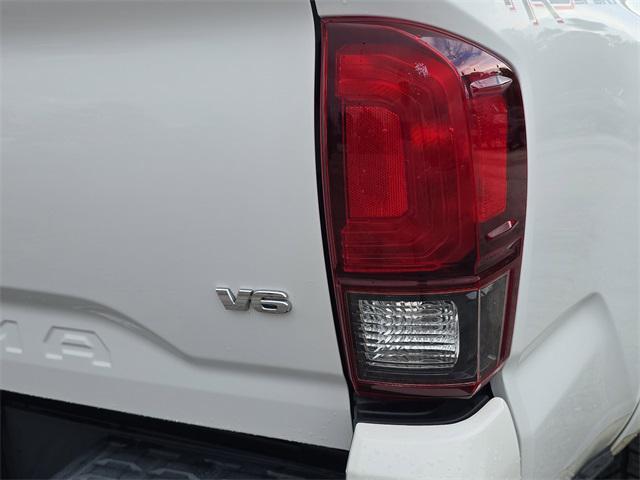 2018 Super White Toyota Tacoma