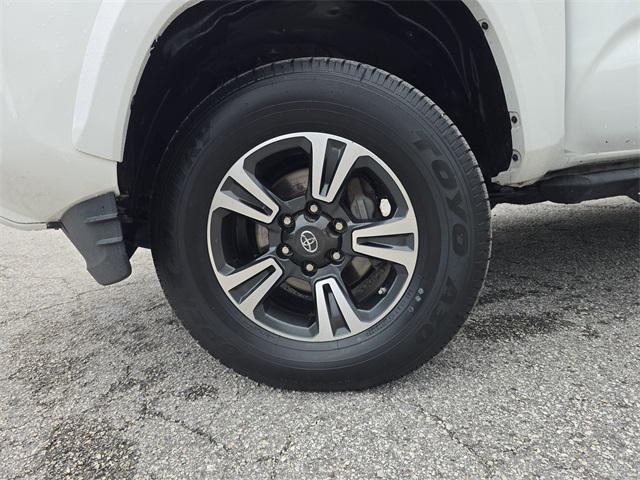 2018 Super White Toyota Tacoma