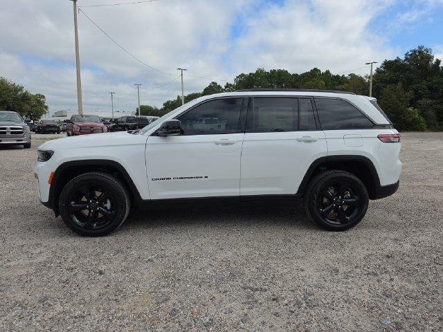 new 2027 Jeep Grand Cherokee car, priced at $47,371