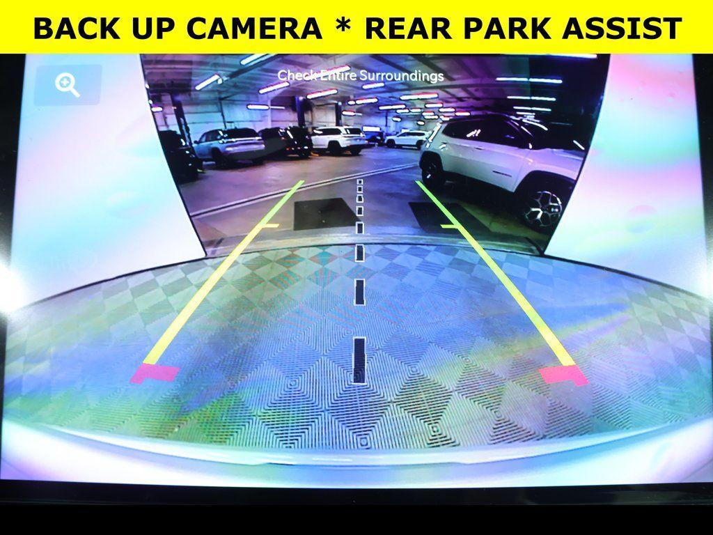 new 2025 Jeep Grand Cherokee car, priced at $37,699