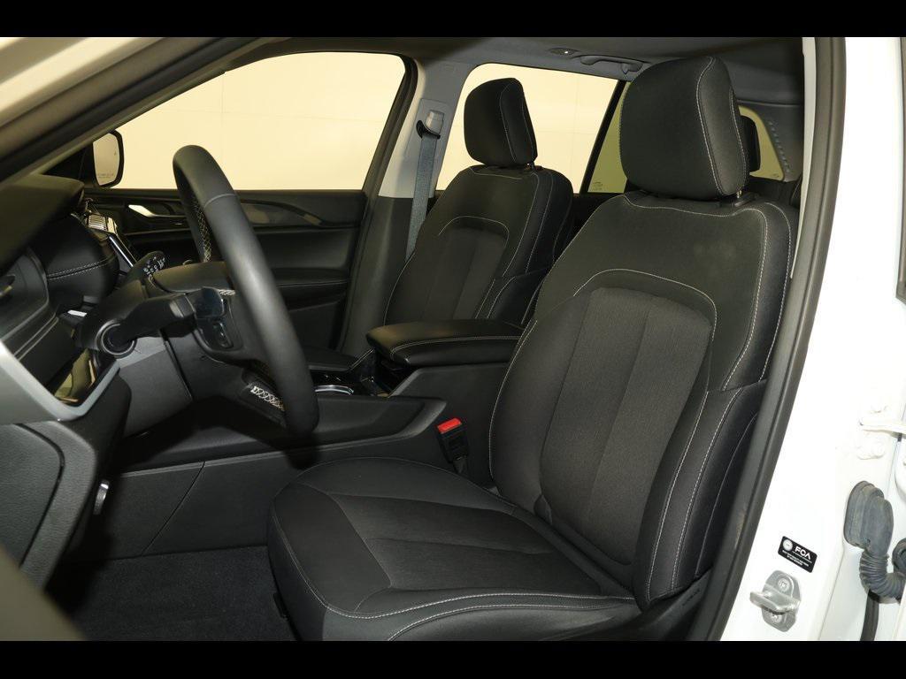 used 2023 Jeep Grand Cherokee car, priced at $23,999