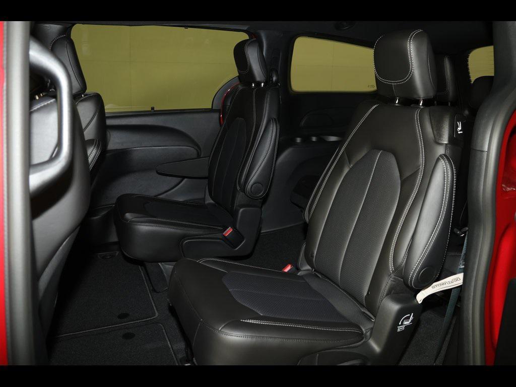 new 2026 Chrysler Pacifica car, priced at $39,410