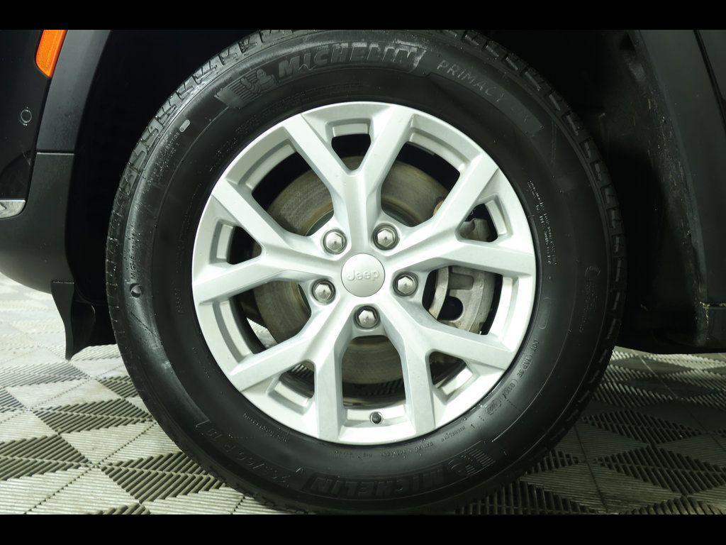 used 2023 Jeep Grand Cherokee L car, priced at $30,697