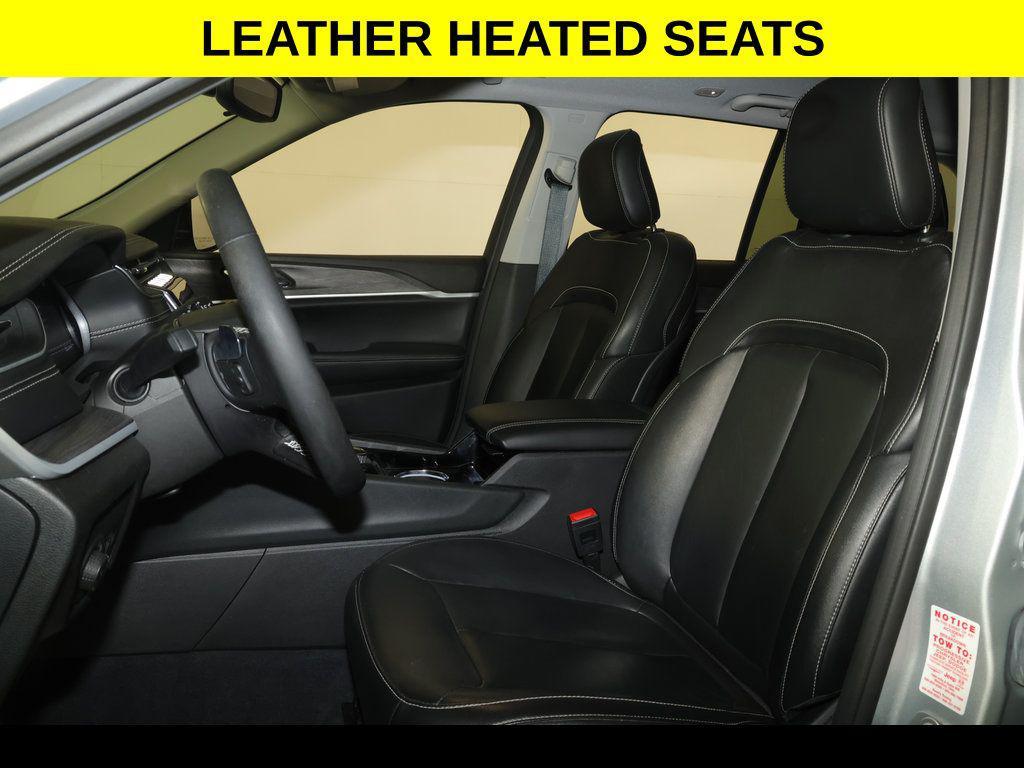 used 2023 Jeep Grand Cherokee car, priced at $32,072