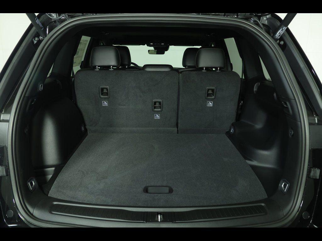 new 2025 Jeep Grand Cherokee car, priced at $38,000