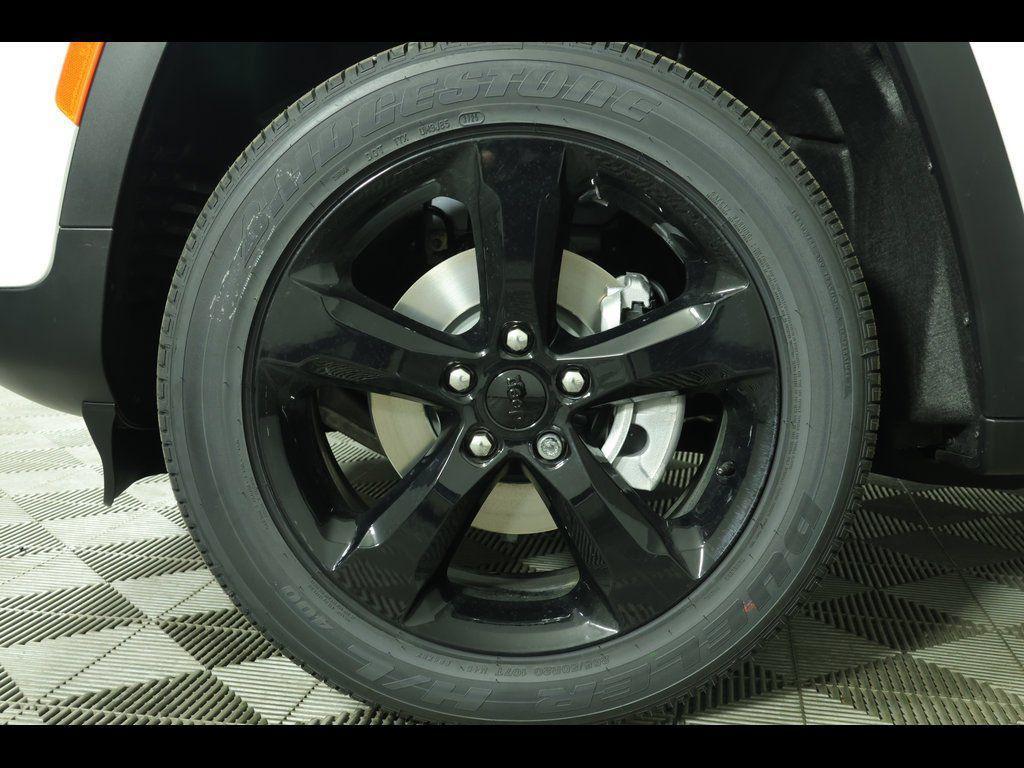 new 2025 Jeep Grand Cherokee car, priced at $43,530