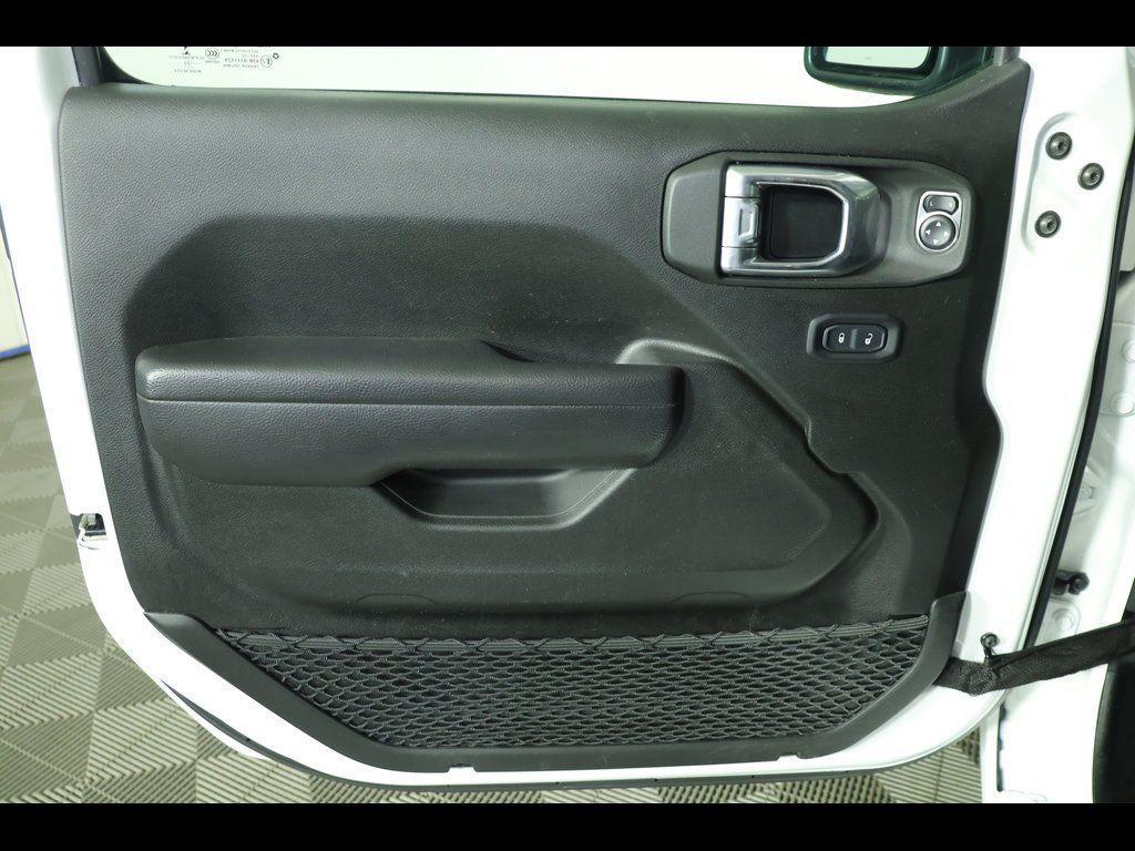 new 2026 Jeep Wrangler car, priced at $39,985