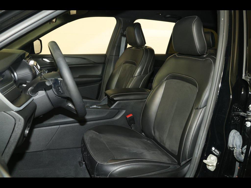 used 2023 Jeep Grand Cherokee car, priced at $28,610