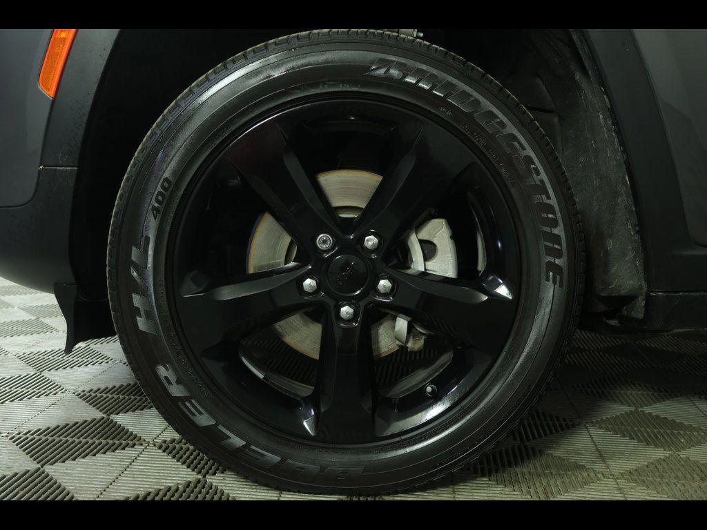 used 2023 Jeep Grand Cherokee car, priced at $30,897