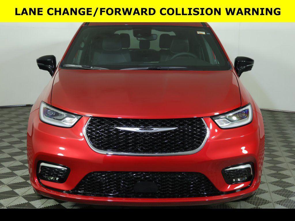 new 2026 Chrysler Pacifica car, priced at $39,430