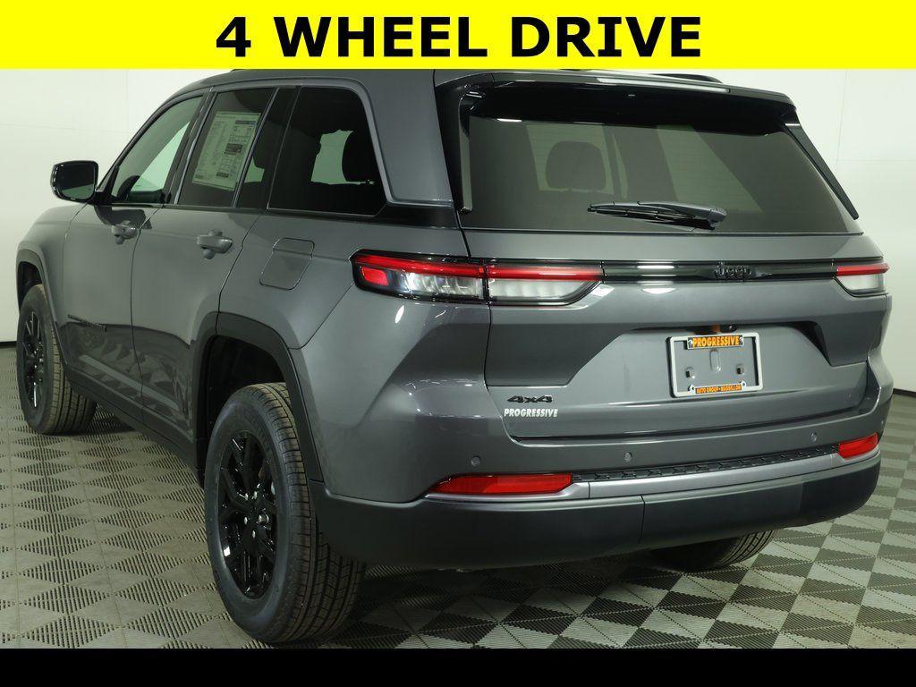 new 2026 Jeep Grand Cherokee car, priced at $43,525
