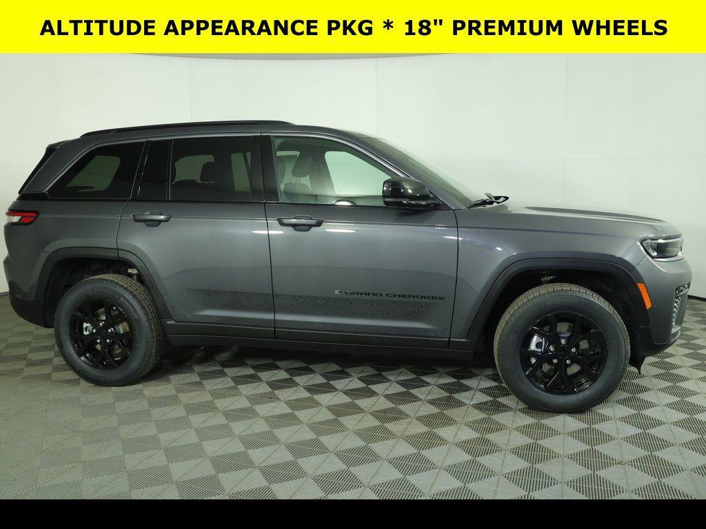 new 2026 Jeep Grand Cherokee car, priced at $43,525