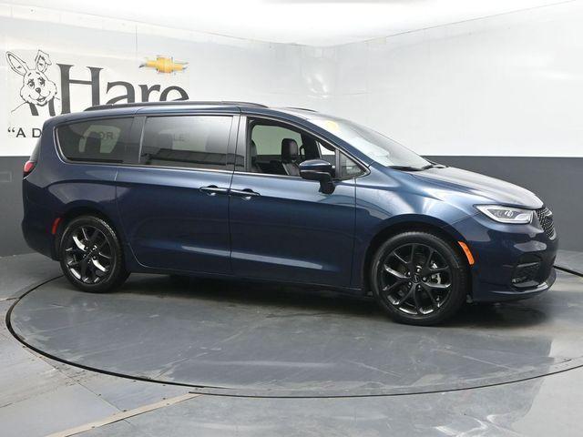used 2023 Chrysler Pacifica car, priced at $33,428