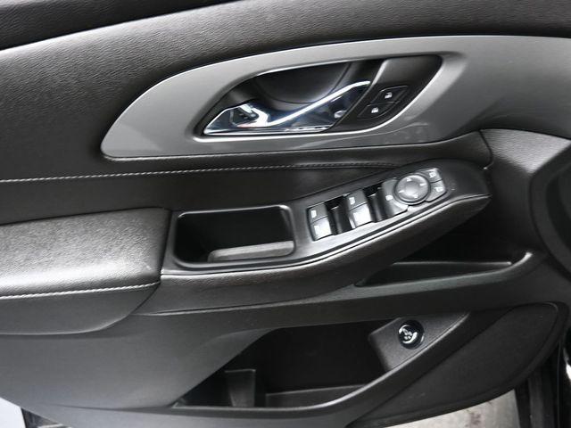 used 2023 Chevrolet Traverse car, priced at $29,684