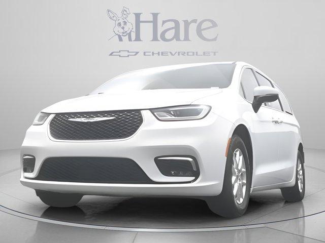 used 2023 Chrysler Pacifica car, priced at $27,465