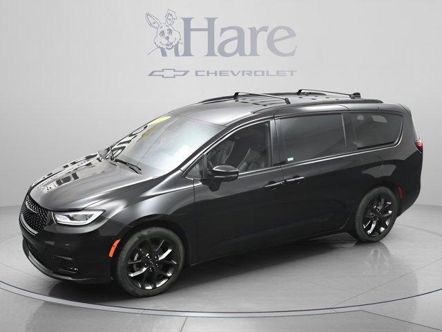 used 2023 Chrysler Pacifica car, priced at $34,971