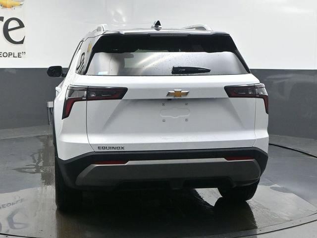 new 2026 Chevrolet Equinox car, priced at $31,607
