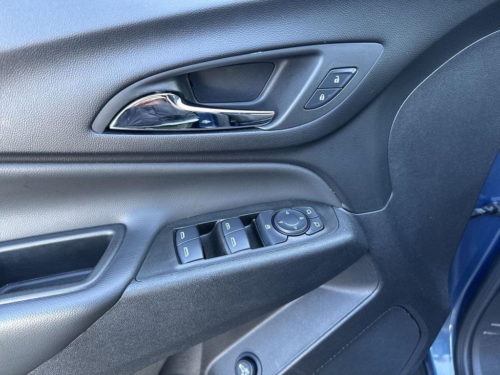 used 2024 Chevrolet Equinox car, priced at $21,982