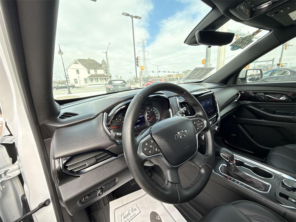 used 2023 Chevrolet Traverse car