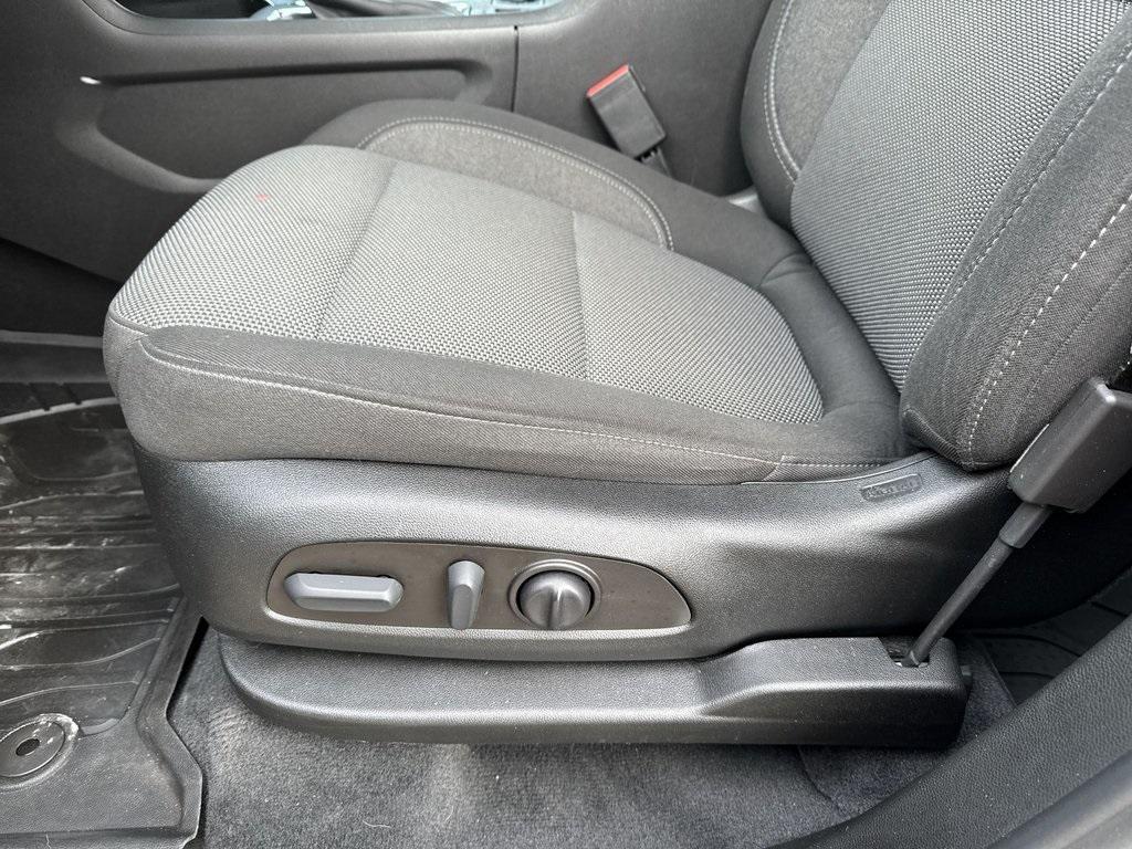 used 2023 Chevrolet Traverse car, priced at $31,628